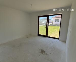 IBA U NÁS! Na predaj 3i novostavba, Pečenany, 585m2, BNB