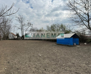 REZERVOVANE! Exkluzívne stavebný pozemok s domom Kajal