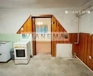 REZERVOVANÝ Exkluzívne ponúkame víkendový dom  Zubák