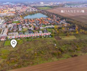 IBA U NÁS! Investičná príležitosť! Pozemok Senec