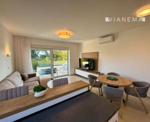 IBA U NÁS! Zariadený 3-izbový apartmán s parkovaním Vila Ugljan