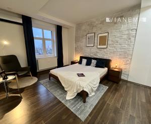 PRENAJATÉ - Na prenájom 2-izbový byt s parkovaním Bratislava-Staré Mesto