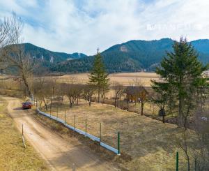 IBA U NÁS! Na predaj rekreačný pozemok v obci Ďurčina