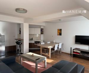 Exkluzívny 2-izbový zariadený apartmán s garážou Donovaly