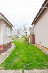 IBA U NÁS! REZERVOVANÉ! Veľký RD s úžit.200m2 a pozem.946 m2