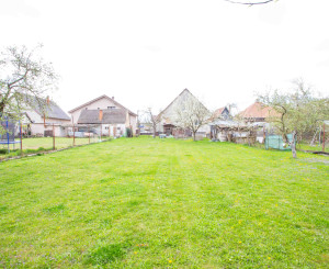 IBA U NÁS! REZERVOVANÉ! Veľký RD s úžit.200m2 a pozem.946 m2