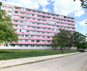 Na predaj zrekonštruovaná garsónka s loggiou na Rybničnej