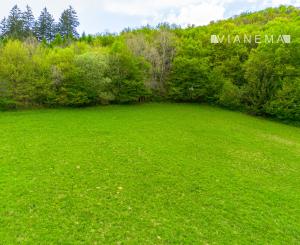 IBA U NÁS! Pozemok na stavbu chaty s výhľadom nad Belušou
