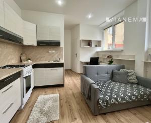 IBA U NÁS! Útulný 2-izbový byt Krížna BA - Staré Mesto