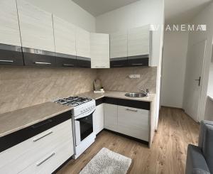 IBA U NÁS! Útulný 2-izbový byt Krížna BA - Staré Mesto