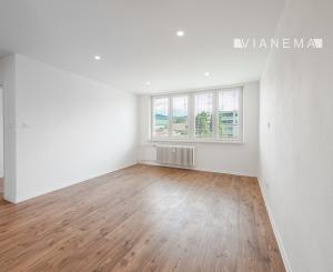 REZERVOVANÝ! 3-izb byt po kompletnej rekonštrukcii v Medzeve