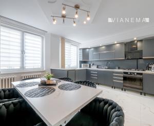 IBA U NÁS! Na predaj poschodový rodinný dom, Michalovce