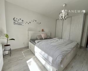 Na predaj prerobený 3-izbový byt v BA Ružinov, Chlumeckého