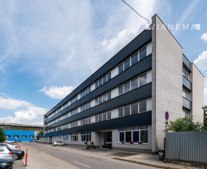 IBA U NÁS! Na prenájom poschodie v budove v Považskej Bystrici