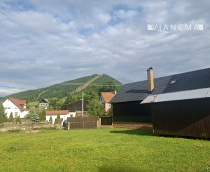 NA PREDAJ Stavebný pozemok so stodolou na kraji obce Čičmany