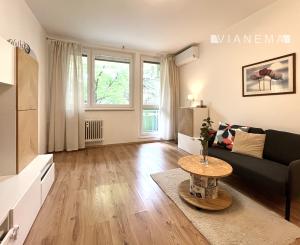 IBA U NÁS! Prenájom 1-izbového bytu s klímou a loggiou, BA-Rača