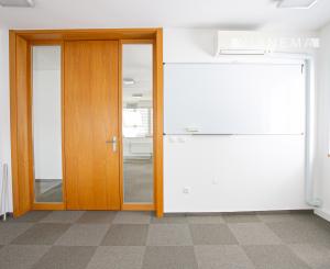 IBA U NÁS! Prenájom veľkometrážna kancelária, Žilina 93,5m2