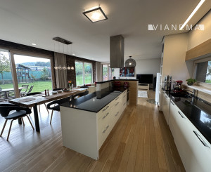 Na predaj 6-izbový dom s bazénom, Limbach