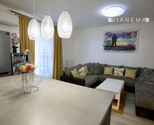 NA PREDAJ! 4-izbový rodinný dom zariadený so záhradkou