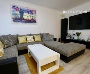 NA PREDAJ! 4-izbový rodinný dom zariadený so záhradkou