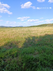 NA PREDAJ slnečný pozemok na výstavbu RD  Beluša,1935m2