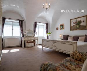 IBA U NÁS: Na predaj rodinný dom Svätý Jur – záhrada, garáž, pivnica