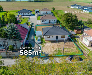 IBA U NÁS! Na predaj 3izbový dom v Pečeňanoch, 585m2, BNB