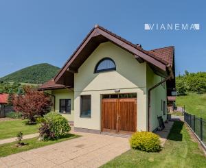 IBA U NÁS! Na predaj rodinný dom - Hor. Vadičov, okres KNM