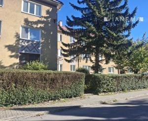 IBA U NÁS!Prenájom 2izb.byt v Považskej Bystrici časť Lánska