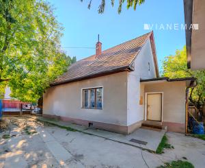 IBA U NÁS! Rodinný dom s peknou záhradou - Dubnica n./V.