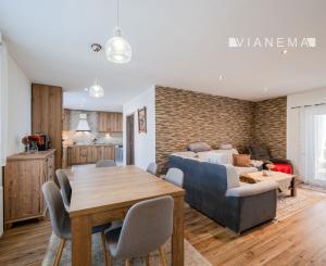 IBA U NÁS! NA PREDAJ veľký 5i rod. dom v Kálnici 938m2, NMnV