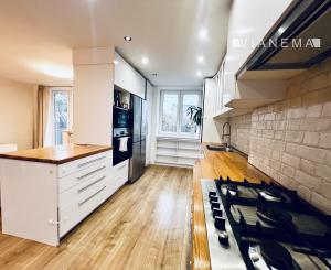 NA PREDAJ 3-izbový byt v srdci Starého Mesta–Sokolská ulica