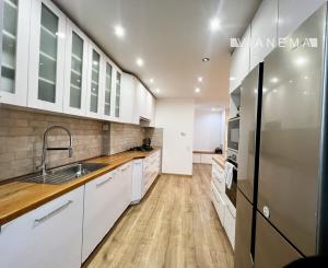 NA PREDAJ 3-izbový byt v srdci Starého Mesta–Sokolská ulica