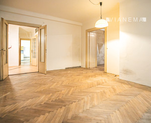 IBA U NÁS! Staromestský 2i byt v pôv. stave,83 m², Holubyho.