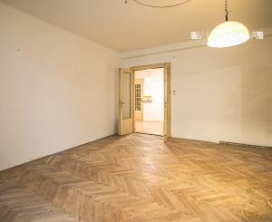 IBA U NÁS! Staromestský 2i byt v pôv. stave,83 m², Holubyho.