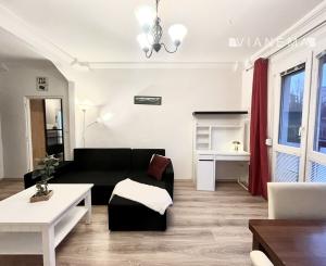 IBA U NÁS! Na prenájom 2,5 izbový byt, balkón, Račianska-BA