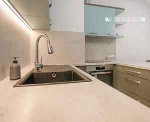 IBA U NÁS! Na predaj moderný 2-izbový byt, BA - Petržalka