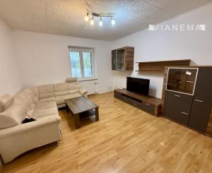 NA PREDAJ - Priestranný 2 izbový byt Nové mesto-Tylová 13