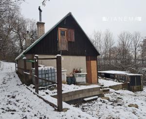 IBA U NÁS! Chalupa v prírode pod lesom - Kvašov,okres Púchov