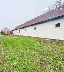 IBA U NÁS! Rodinný dom, 4 izby, 2 garáže, záhrada - Koláre