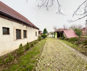 IBA U NÁS! Rodinný dom, 4 izby, 2 garáže, záhrada - Koláre