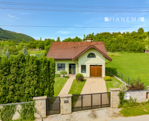 IBA U NÁS! Na predaj štýlový 5 - izbový rodinný dom - Horný Vadičov, okres Kysucké Nové Mesto