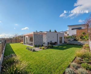 IBA U NÁS! Na predaj 4i rodinný dom, Dvorec, 572m2, BNB