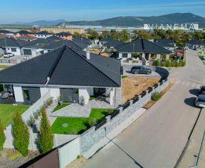 IBA U NÁS! Na predaj 4i dom-novostavba, 513m2, Lužianky