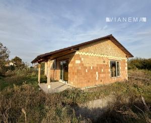 IBA U NÁS! Na predaj- novostavba 3 i RD v obci Horná Potôň