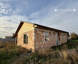 IBA U NÁS! Na predaj- novostavba 3 i RD v obci Horná Potôň