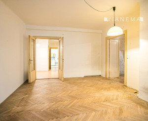 IBA U NÁS! Staromestský 2 izbový byt v pôvodnom stave, 83 m²
