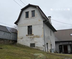 NA PREDAJ! Dom s výhľadmi na Strážovské vrchy-Košecké Rovné