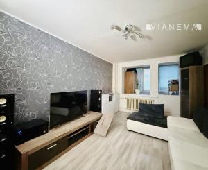 NA PREDAJ! 3 izbový byt v pôvodnom stave - Karola Adlera