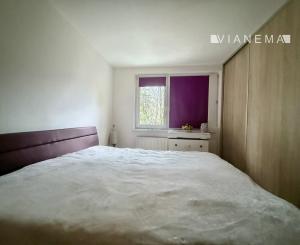 NA PREDAJ! 3 izbový byt v pôvodnom stave - Karola Adlera